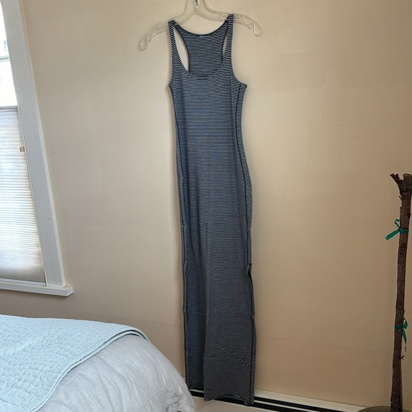 Lululemon Refresh Maxi Dress in Hyper Stripe Inkwell Size 2 - Picture 4 of 5